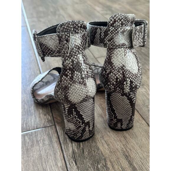 Chinese Laundry Women's Snake  Print Rumor Ankle Strap Heeled Sandals Size 8.5M - Picture 3 of 6